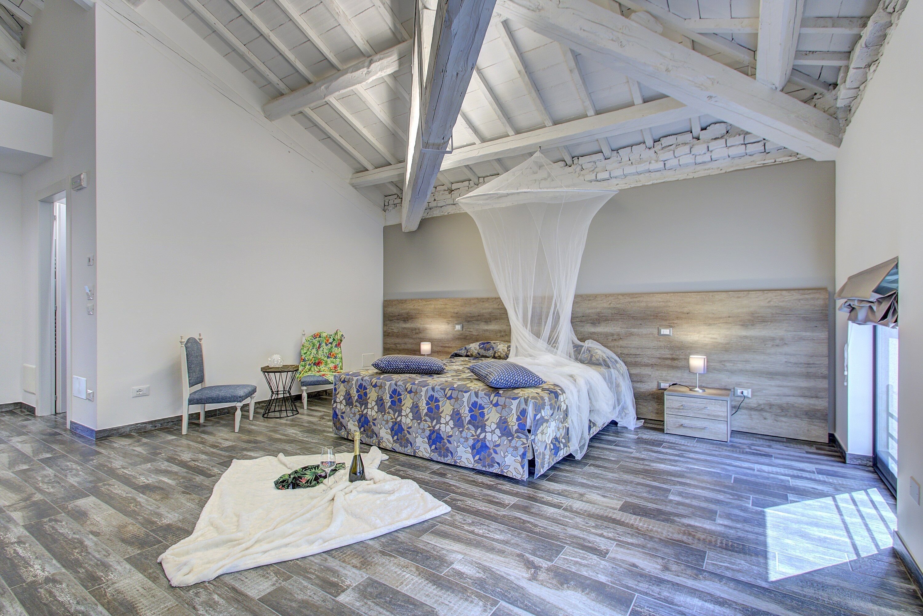 1 habitación, insonorización, wifi gratis y ropa de cama 
