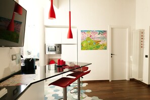 Fridge, microwave, stovetop, dishwasher - Enchanting apartment 2 minutes away from the Vatican Museums (Roma)