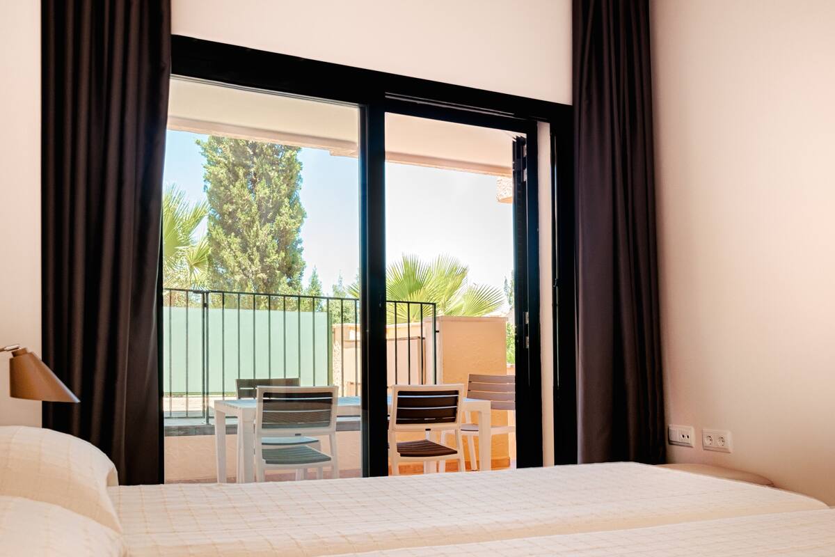 apartment, 2 bedrooms | pillow-top beds, desk, free wifi, bed sheets