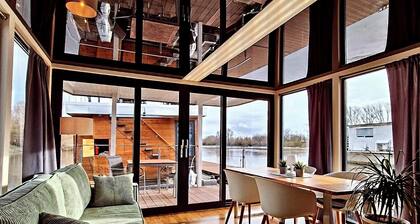 Houseboat villa.nautica