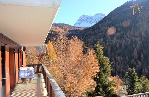 Outside: 6-room chalet, located on the road to the old village, balcony crossing, for 10 people. -In