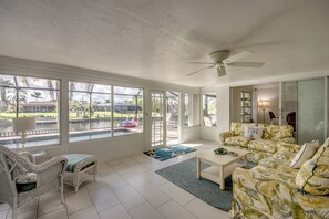 Interior - Villa 13 Coastal  decor, Htd saltwater pool, Gulf Access.102 reviews (Cape Coral)