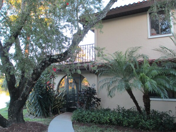 Property grounds - WATERFRONT HOUSE in Hacienda V. country club. 2 miles to Bonita beach. (Bonita Springs)