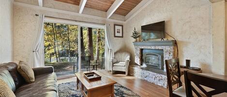 Televisor i llar de foc