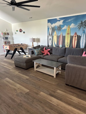 Smart TV, fireplace, video games, DVD player - Special Rates for June 2026!!!  Completely remodeled beachfront home. (Surf City)