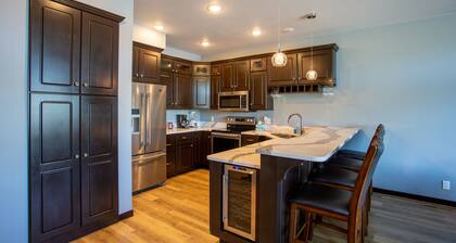 Lakeside Luxury Condo