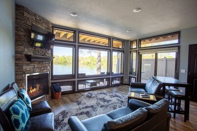 Lakeside luxury condo