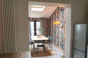 Apartment, Private Bathroom (Belfast Corporate House) | Dining