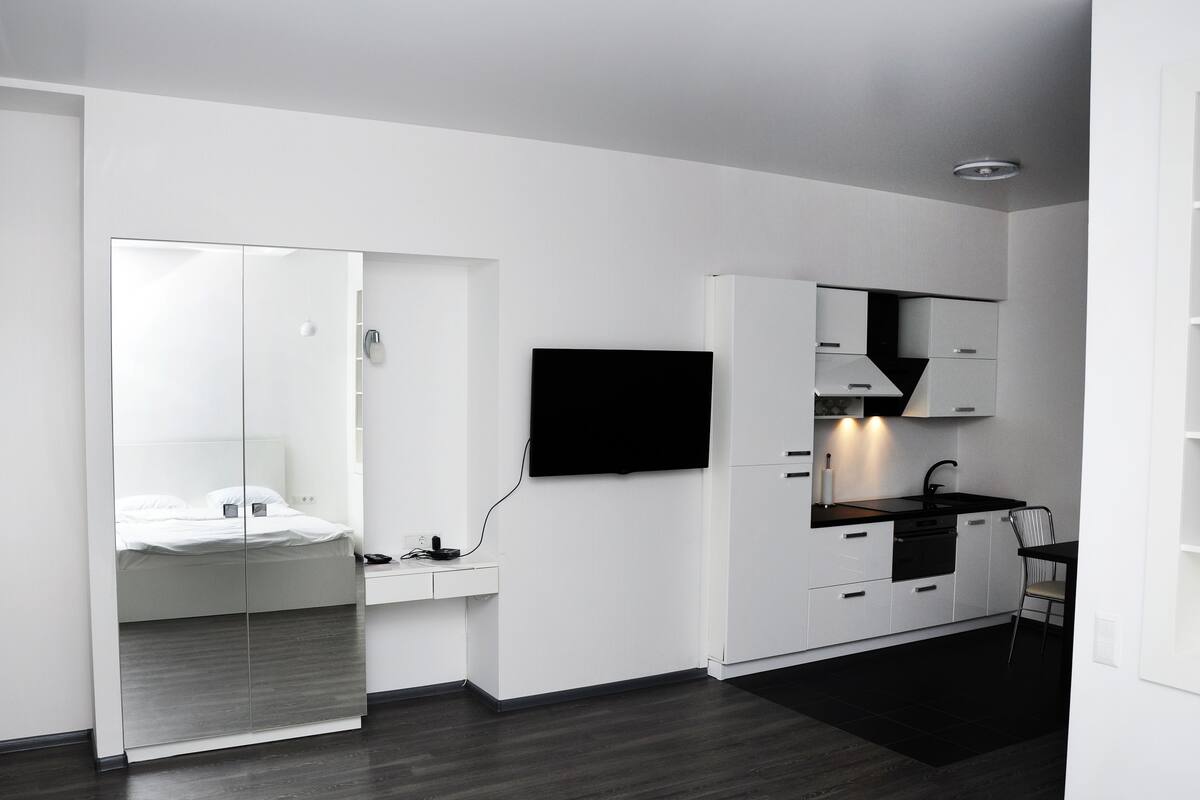 Apartamento conforto, 1 cama Queen e sofá-cama, para não fumantes (118 Zhylyanska street) | Roupas de cama premium, quartos à prova de som