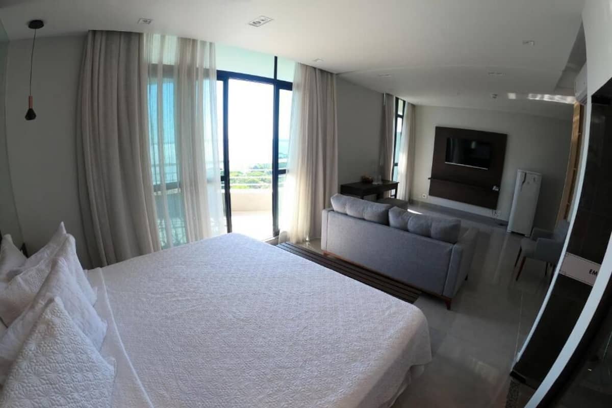 Presidential Room | Minibar, desk, blackout curtains, soundproofing