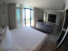 Presidential Room | Minibar, desk, blackout drapes, soundproofing