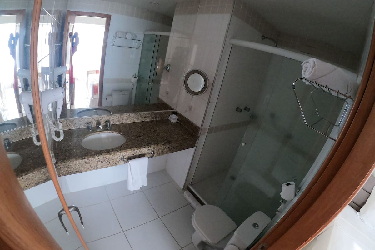 shower, free toiletries, towels