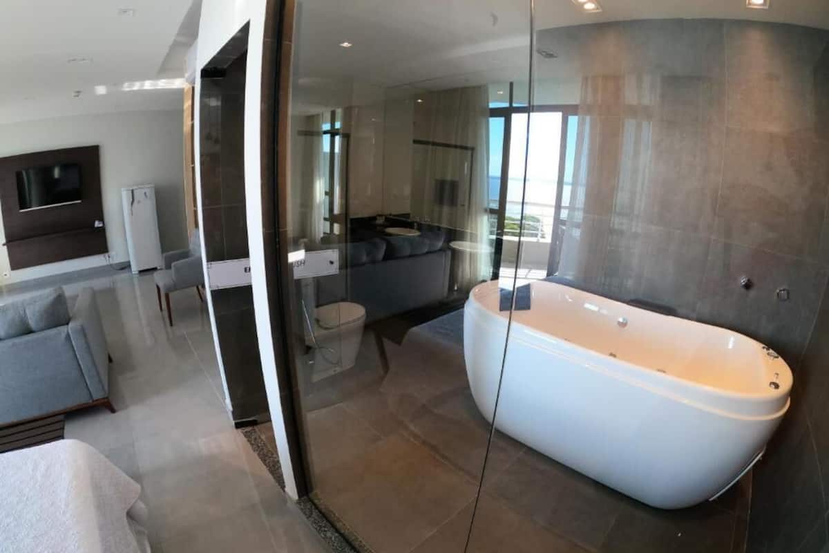 presidential room | jetted bathtub