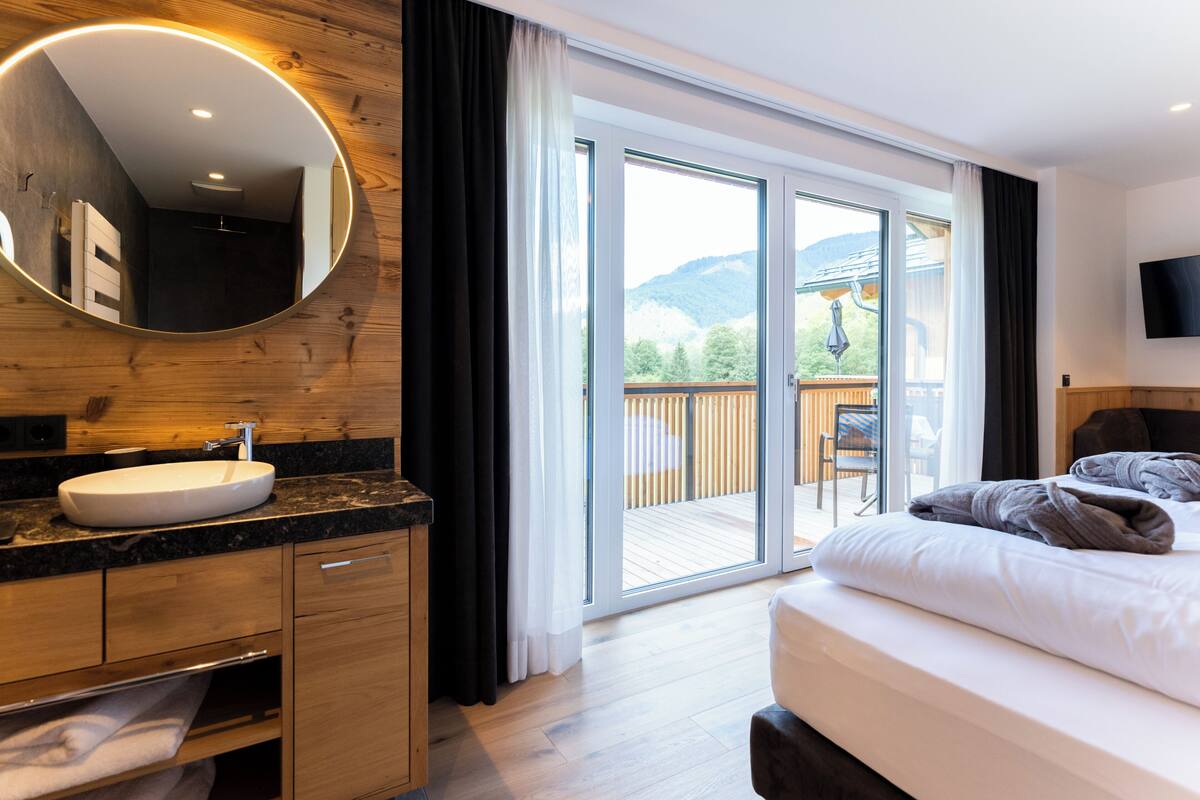 In-room safe, blackout drapes, WiFi (free), bed sheets