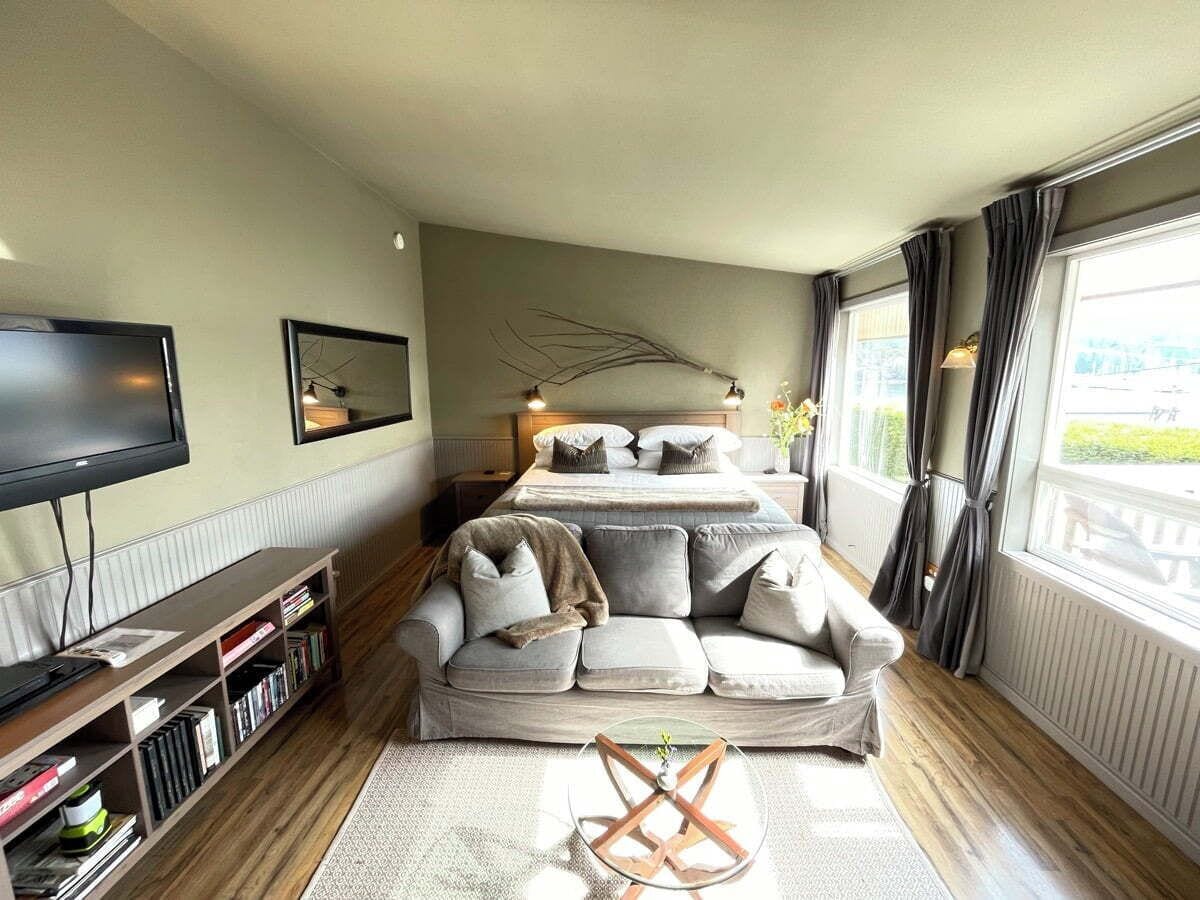 Spruce (Suite 4) | Individually decorated, individually furnished, blackout drapes