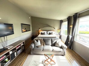 Spruce (Suite 4) | Individually decorated, individually furnished, blackout drapes - Kingfish at West Sound (Eastsound)