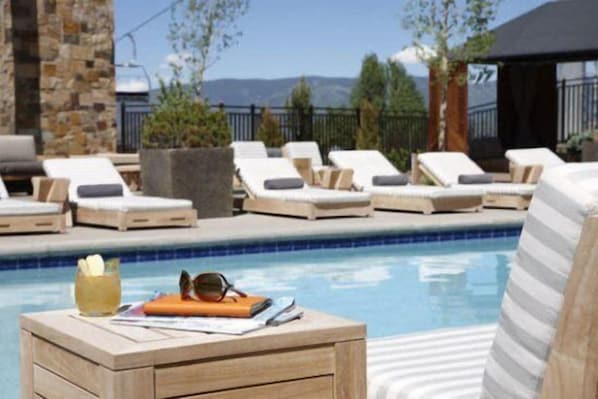 Condo (Snowmass_Viceroy_2Bed) | Piscina | Piscina interna, piscina externa