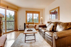 ทีวีจอแบน