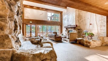 Condo (8875_The_Springs) | Living room | Flat-screen TV