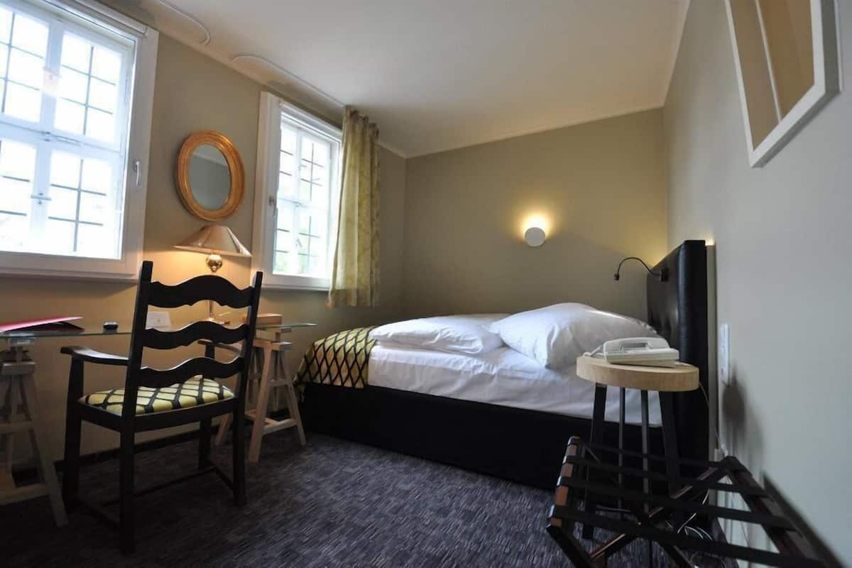 comfort single room | minibar, in-room safe, individually decorated, individually furnished