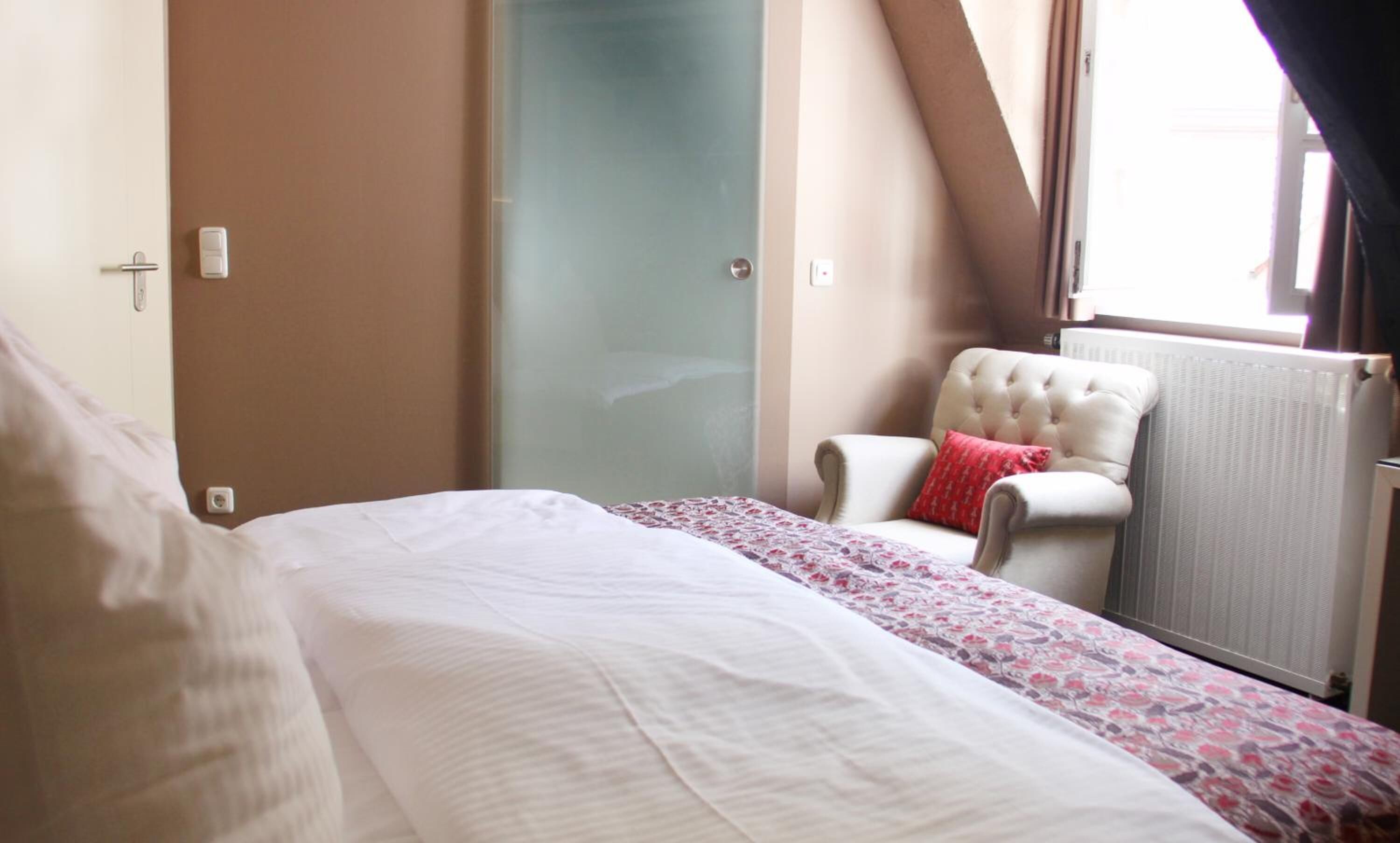 minibar, in-room safe, individually decorated, individually furnished