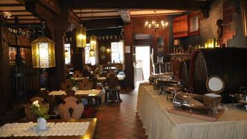 Tägliches inbegriffenes Frühstücksbuffet