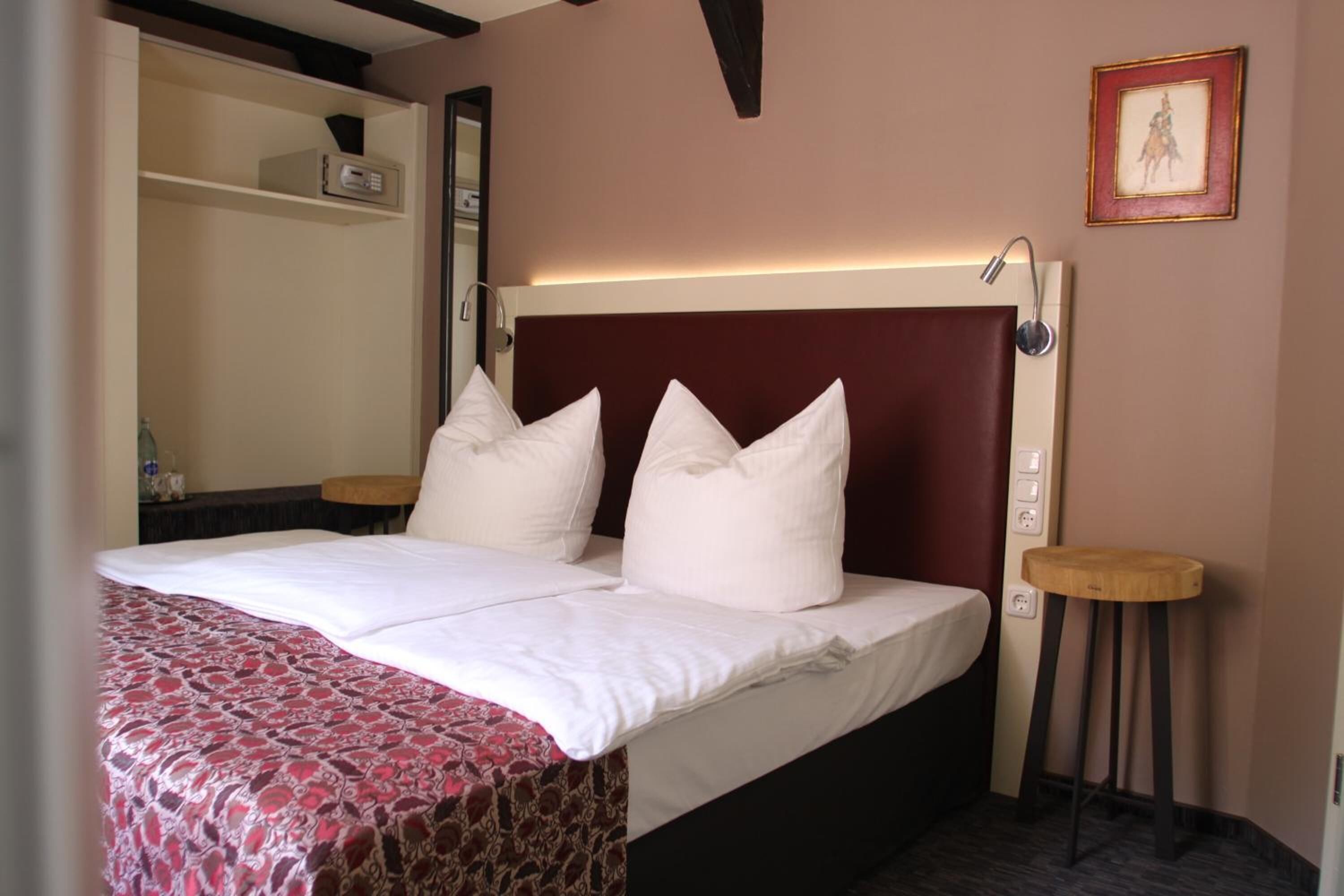 minibar, in-room safe, individually decorated, individually furnished