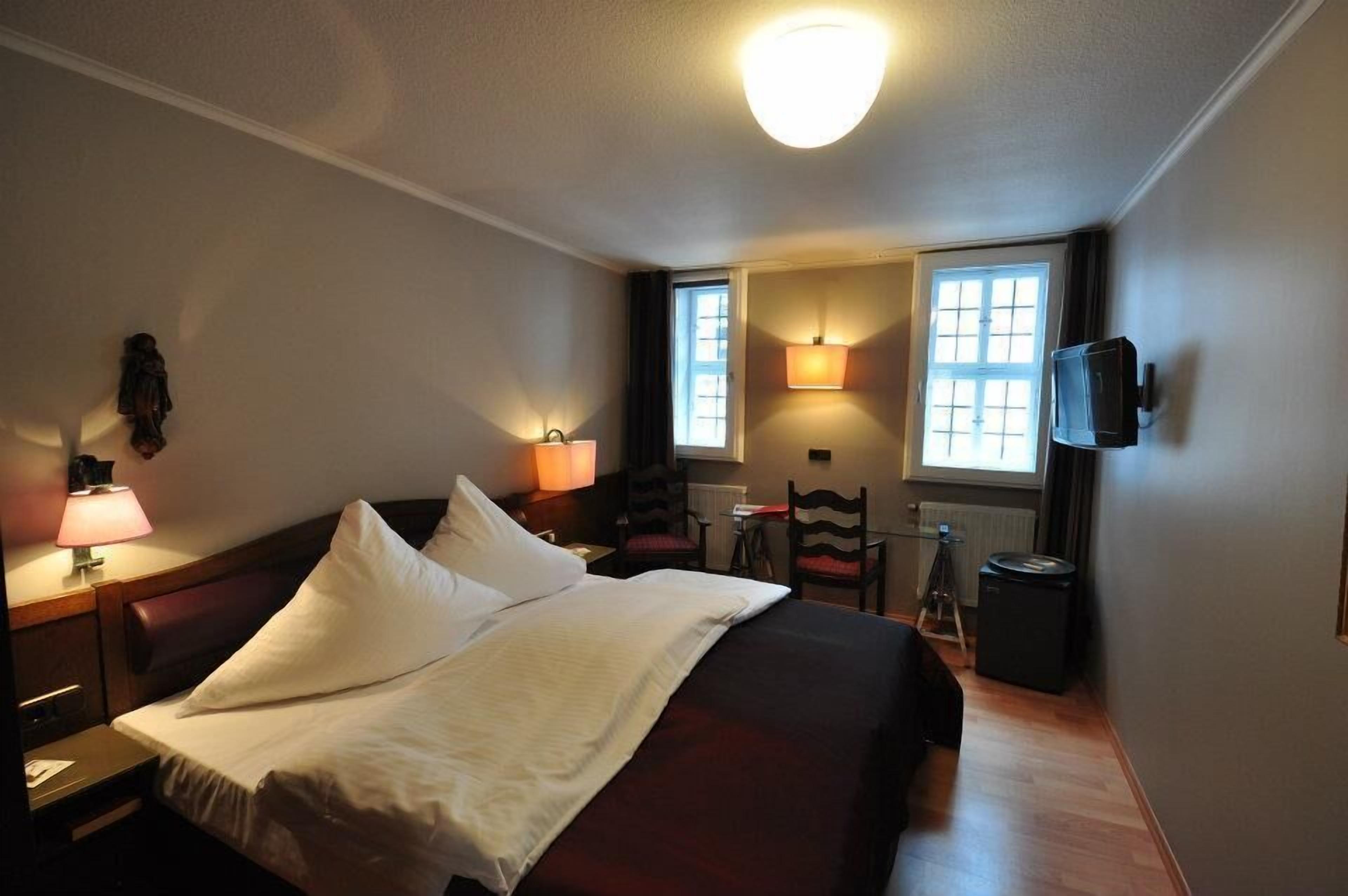 comfort double room | minibar, in-room safe, individually decorated, individually furnished