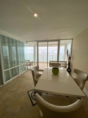 Penthouse With Ocean View  | Comedor