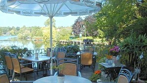 Unclassified image, 3 of 4, button - Restaurant Und Hotel Zum Weissen Ross (Moelln)