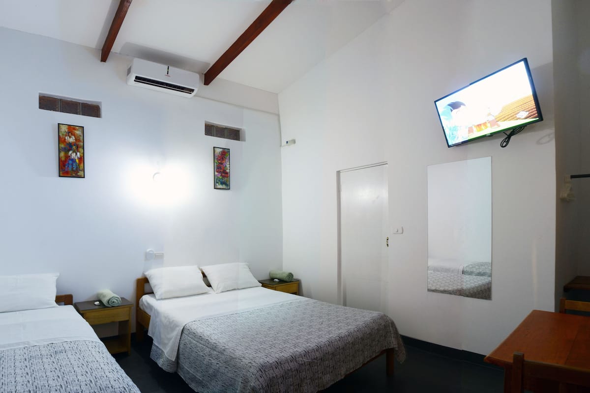 Basic-Doppelzimmer, 2 Einzelbetten | Bettwäsche aus ägyptischer Baumwolle, Zimmersafe, kostenloses WLAN