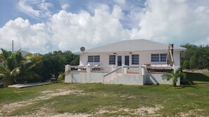 Exterior - Ocean Mist Villa (George Town)