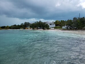 Playa privada, arena blanca, snorkel, kayak