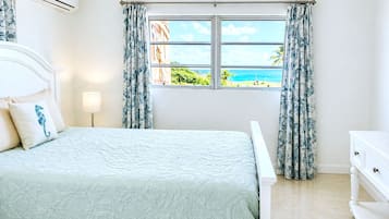 Villa, 2 grands lits, salle de bains privée, vue plage