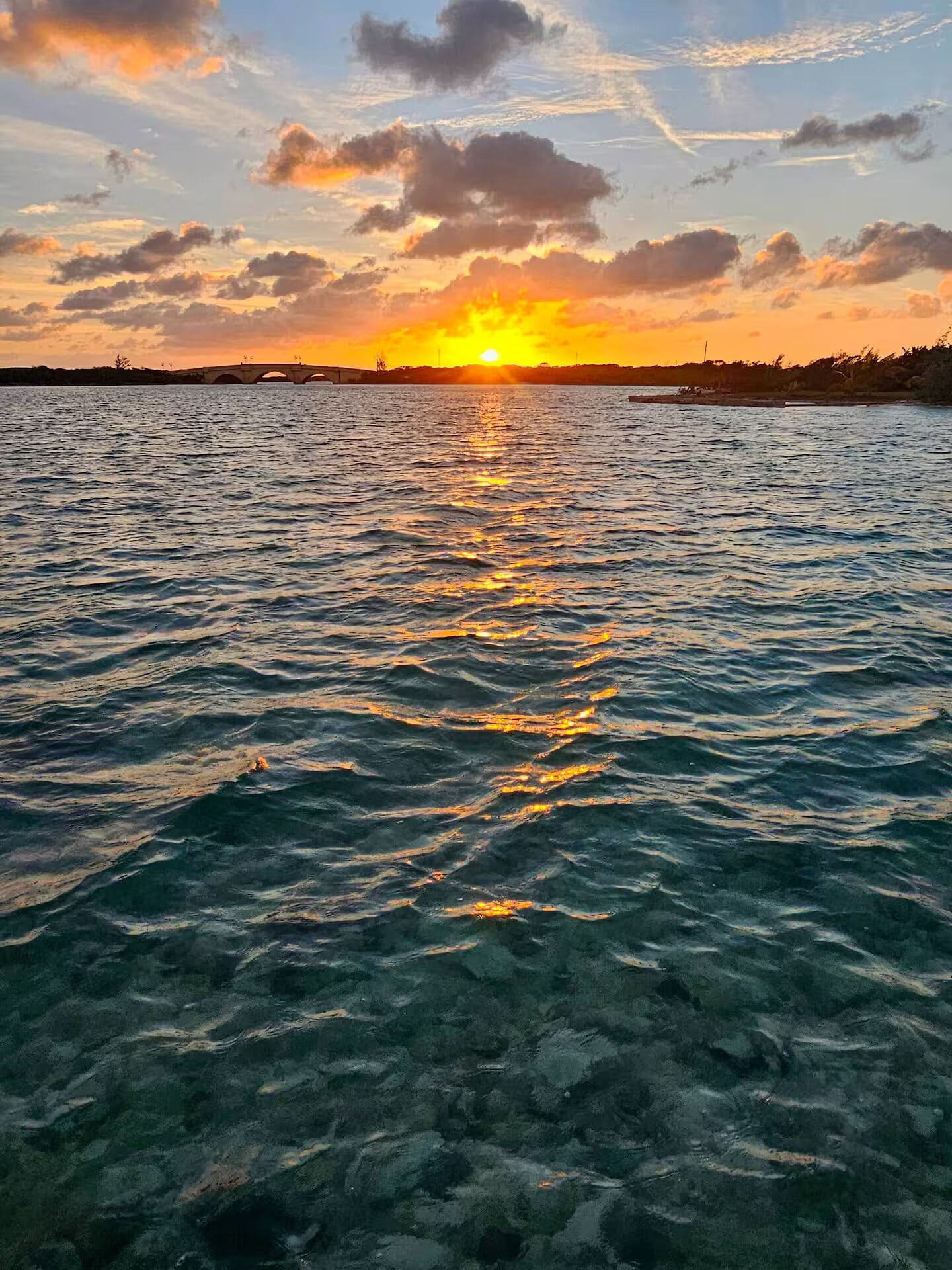 Fassade der Unterkunft – Abend/Nacht