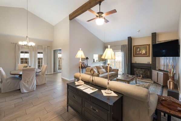 スマートテレビ、暖炉