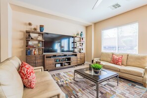 Smart TV, video games, DVD player, books - Beautifully decorated everything is new!  Spacious single story home.  (Las Vegas)