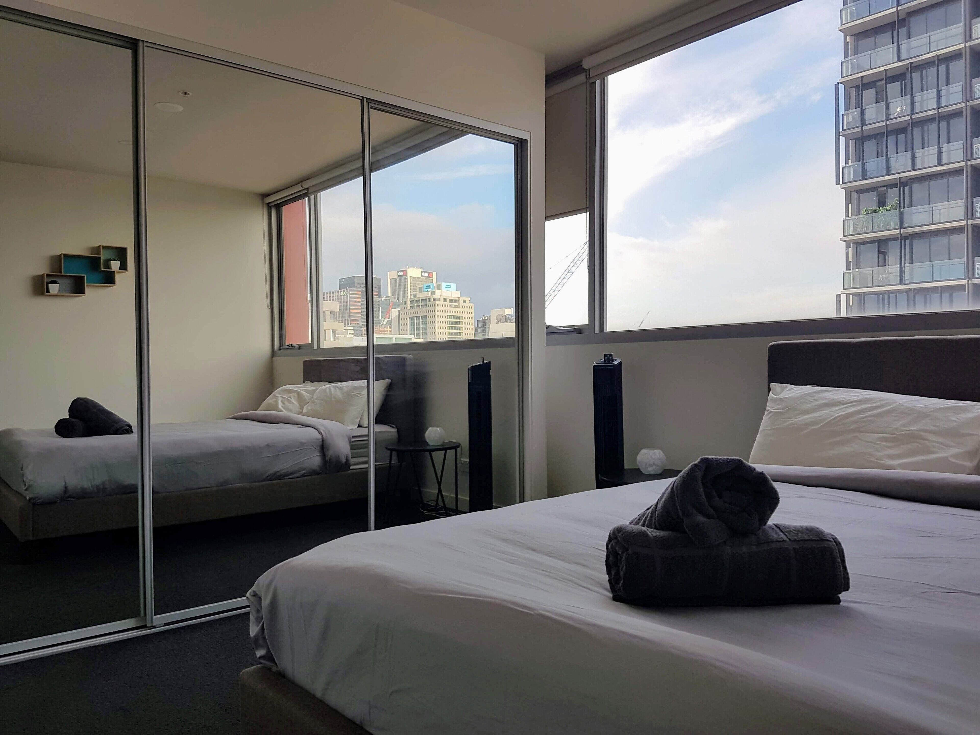 Spacious Light Filled Apartment with City Views - 20% OFF