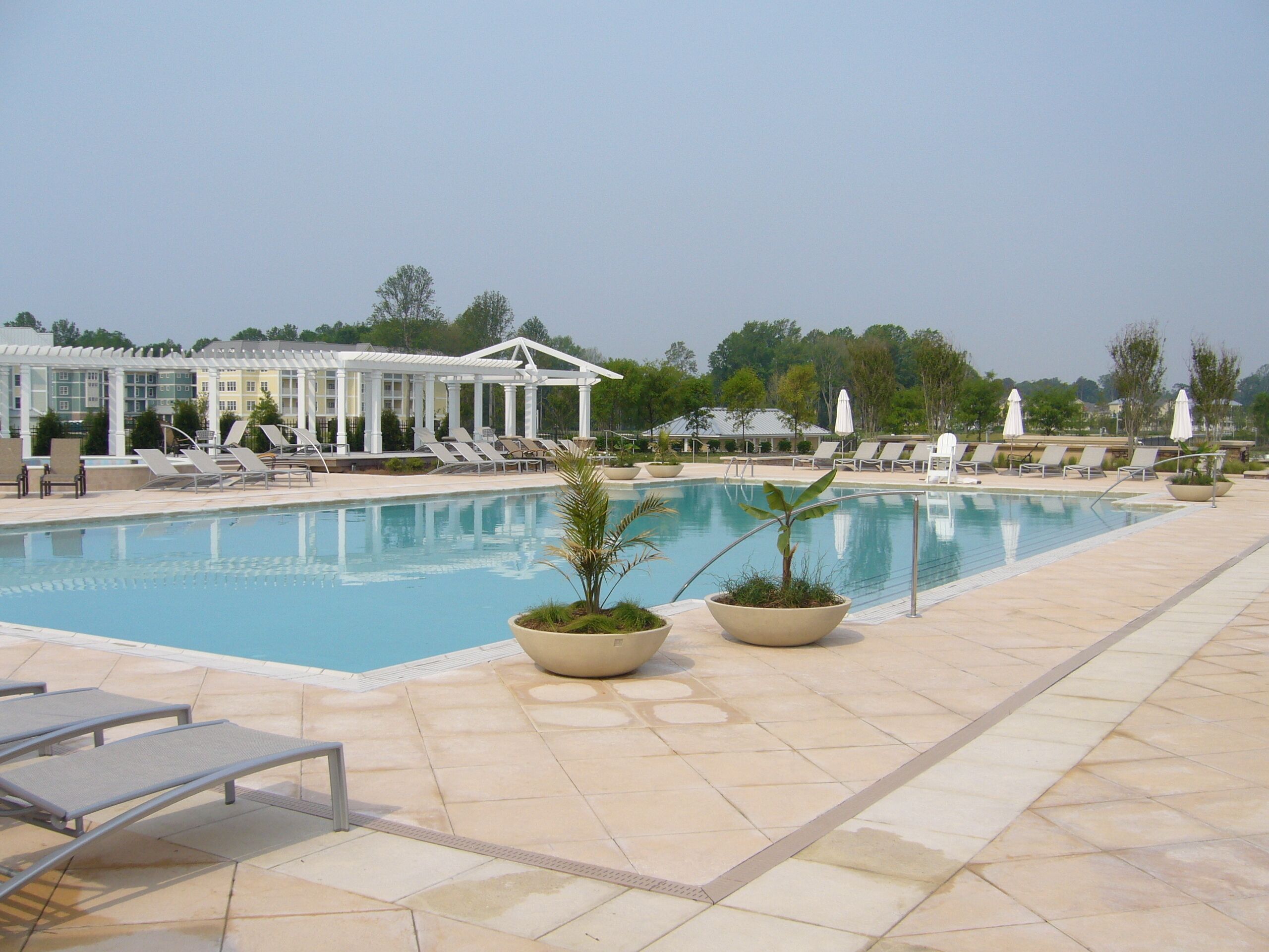 Innendørsbasseng og utendørsbasseng