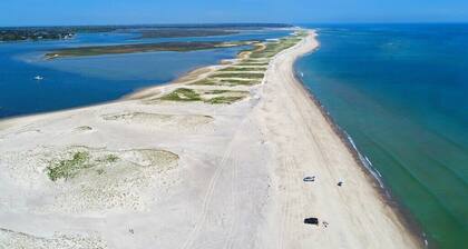 # 521: Vain 2 minuutin päässä Nauset Beachiltä, ulkosuihku, kannella / ulkona syöminen!