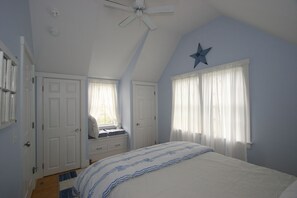 2 habitaciones, escritorio, tabla de planchar con plancha y wifi 