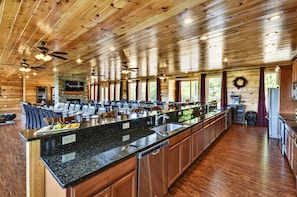 Private kitchen - Foxwood Mansion | Sleeps 44 | Amazing location (Gatlinburg)