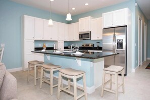 Unclassified image, 2 of 86, button