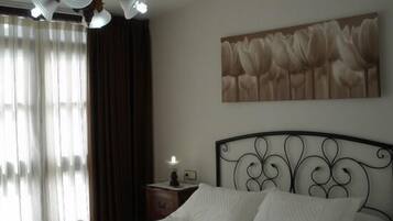 3 chambres, fer et planche à repasser, lit parapluie, Wi-Fi gratuit