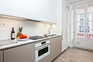 Fridge, microwave, oven, stovetop