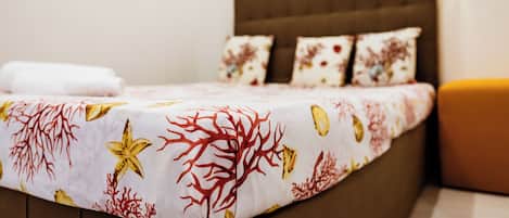 3 bedrooms, soundproofing, iron/ironing board, free WiFi