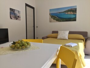 1 dormitori, planxa i posts de planxar, wifi i roba de llit