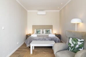3 bedrooms, in-room safe, iron/ironing board