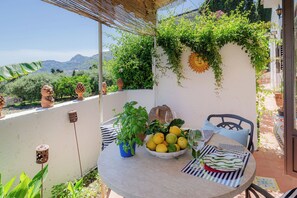 Outdoor dining - Jasmine House (Letojanni  messina)