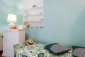 1 bedroom, soundproofing, iron/ironing board, free WiFi - Jasmine House (Letojanni  messina)